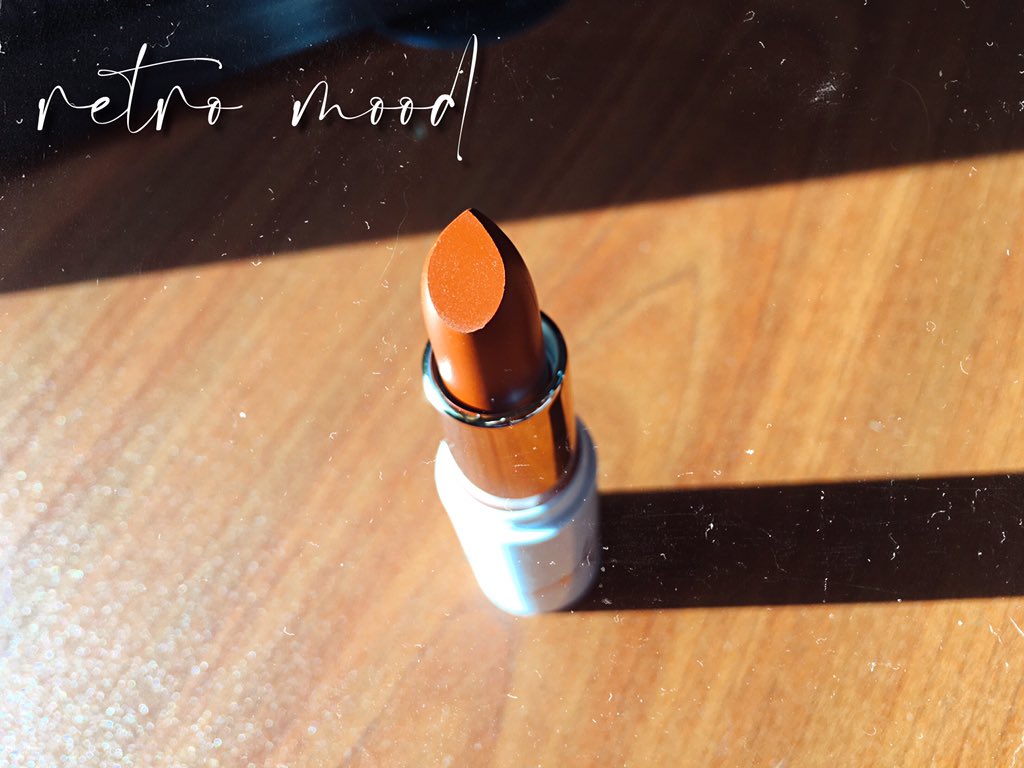 Retro Mood (VR 1.0)This shade surprised me, it’s more orange than I’m used to and is great if you want a little more pop of colour than the usual nudes 