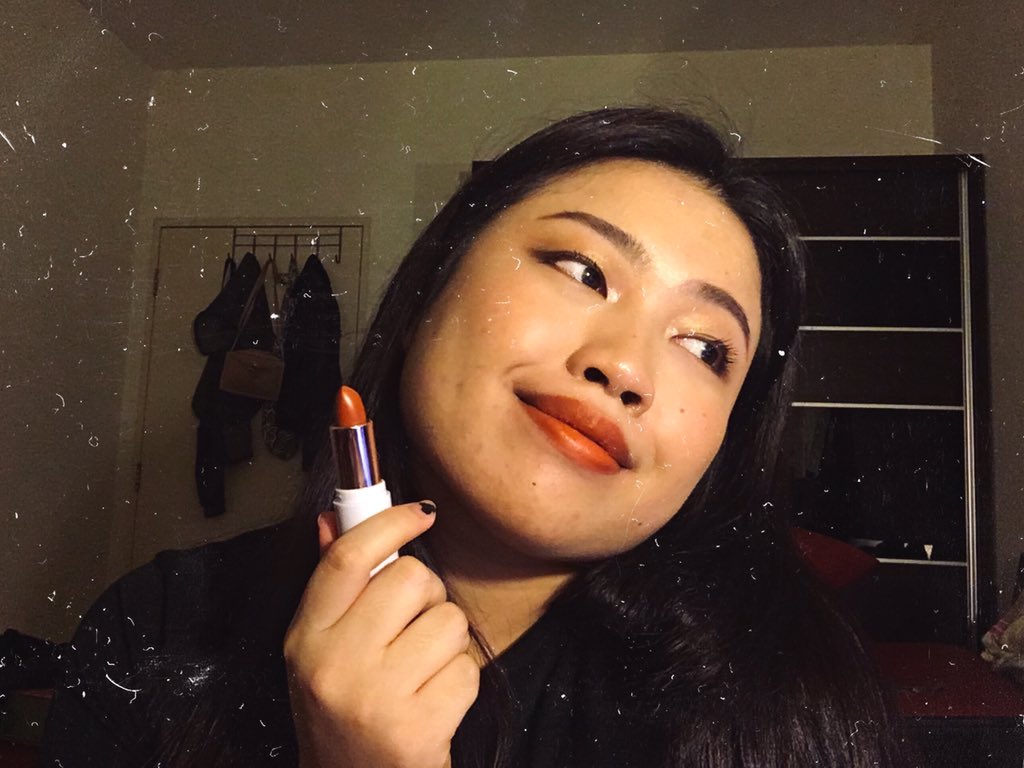 Retro Mood (VR 1.0)This shade surprised me, it’s more orange than I’m used to and is great if you want a little more pop of colour than the usual nudes 