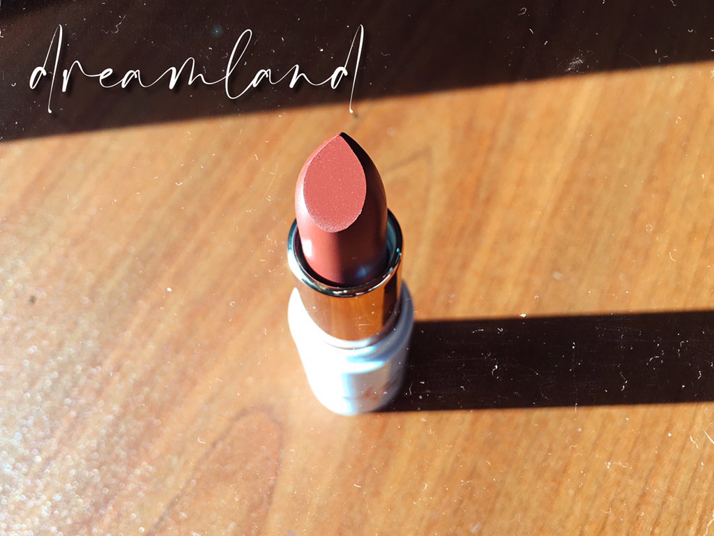 Dreamland (VR 1.0)This shade is slightly deeper than 1996 and one of my favourites!