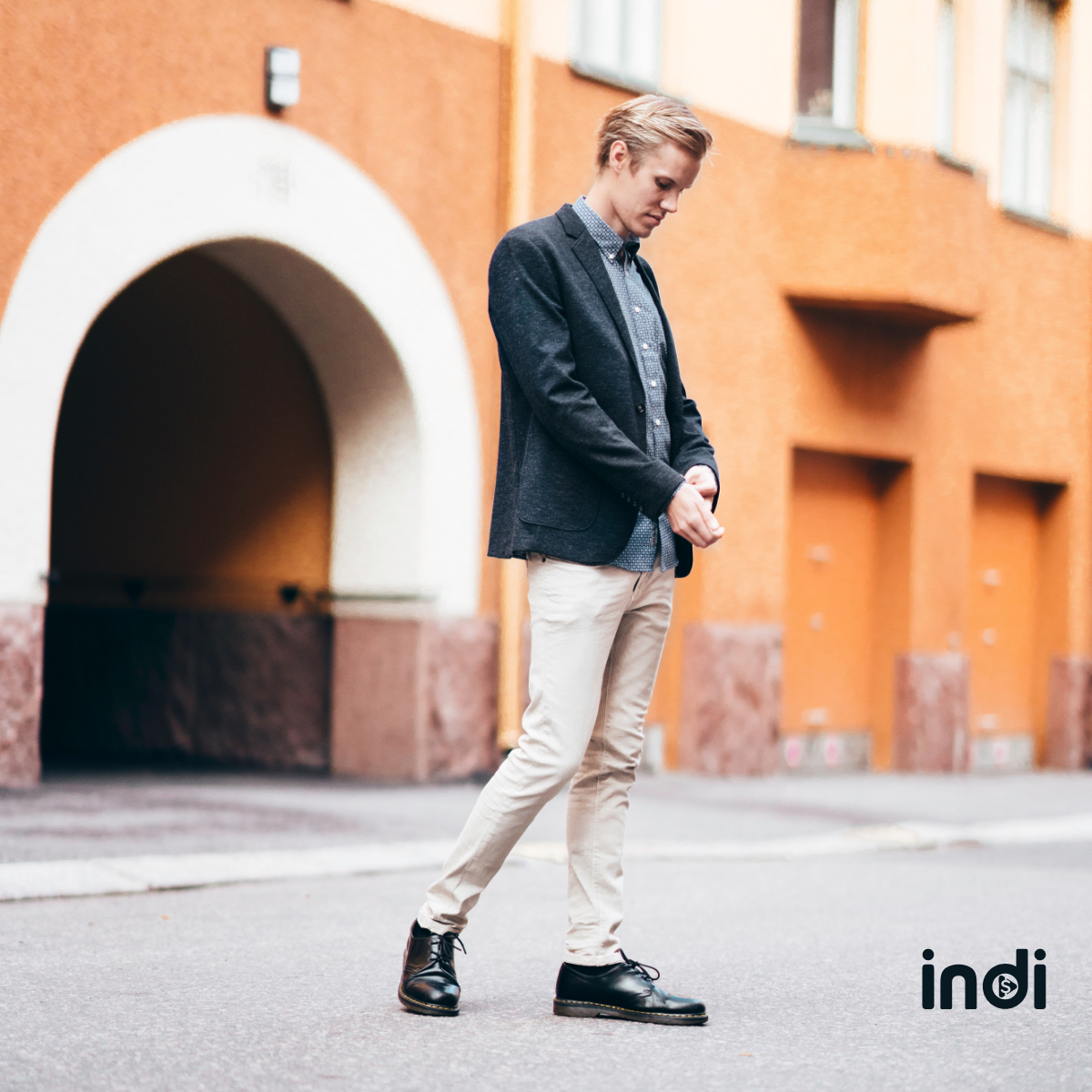 Indi_in_India's tweet photo. What to Wear - At working from 🏡 home?
What you wear affects how you think: a psychological phenomenon 🧠 called “enclothed cognition”. Even clothing 👔 can make you feel better. Whether a suit or sweatsuit, you’ll want to feel comfortable self-isolation or quarantine allowing. https://t.co/kzfxa0dJUM