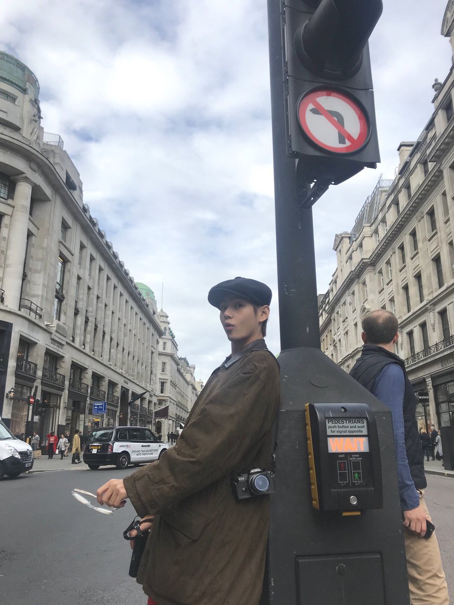 Oke sekarang giliran taehyung - Kumpulan Foto Taehyung update twt dari taun 2013-2020 -Sorry kalau ada yg kelewat :(~ A THREAD ~