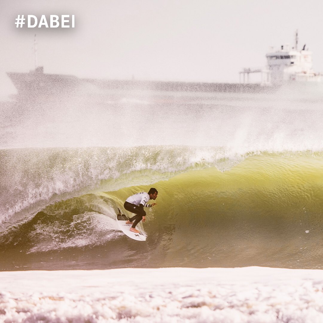 <a href="/nicvonrupp/">nic von rupp</a> ist heute ab 20:00 bei uns im Talk #DABEI 🌊🏄‍♂️💨 #bigwave #surfing 
.
Wir wünschen euch einen schönen Freitag und ein entspanntes Pfingstwochenende. 🙌