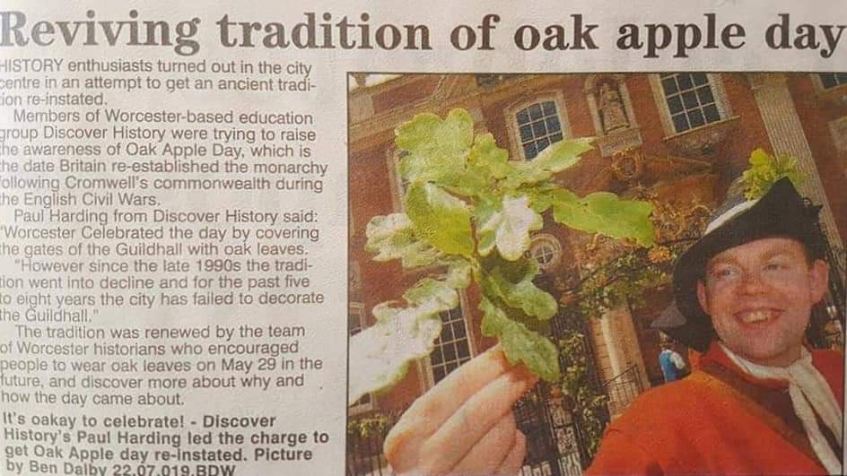 DiscoverhistPH's tweet photo. Happy #OakApple Day.We brought the celebration back to Worcester in 2003.Take a Selfie of you wearing Oak Leaves and tweet us #OakApple360 @worcestermuseum #WorcestershireHour @WorcesterTIC @Monarchsway @bbchw @worcesternews #CivilWarCity @WorcCathedral @myworcester #monarchy https://t.co/91xRaPZ75c