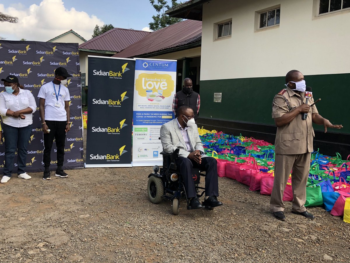 SidianBank's tweet photo. Westlands Constituency MP, Tim Wanyonyi and the area Chief present at our Zero Contact Food Distribution.
“Nashukuru Sidian Bank, @CentumCares pamoja na @MastercardFdn kwa kutushika mkono kwa kusaidia familia zetu.” Tim Wanyonyi.
@AjiryKE 
#supportingfamilies https://t.co/ByLXeoUou0