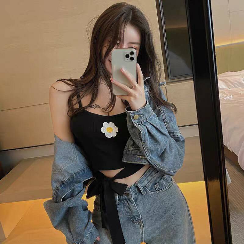 fouruclothes's tweet photo. ♡ พร้อมส่ง 150-. 🌿✨
เสื้อสายเดี่ยวไหมพรมปักดอกเดซี่ มีเชือกพันเอว ♡♡
🌼 ดำ ส้ม ฟ้า
🌼 ยาว16" อก28-42"
♡ 150-. ♡
#fouruclothes #เสื้อผ้าสไตล์เกาหลี #เสื้อผ้าแฟชั่นเกาหลี #เสื้อผ้าเกาหลี #เสื้อผ้าพร้อมส่ง #เสื้อผ้าแฟชั่น https://t.co/YGHfw7Xp1j