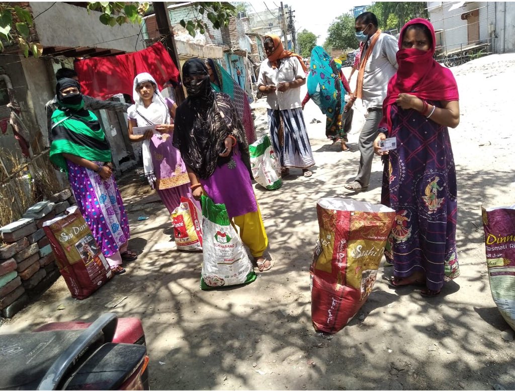 NidhiFoundation's tweet photo. To this situation when the global pandemic #COVID19 is creating a chaos amongst the people who cannot even afford a meal of the day due to loss of jobs, NIDHI FOUNDATION planned to contribute to this people by making them feed with essentials.

#LetsFightCoronaTogether https://t.co/2jj8ziNrHE