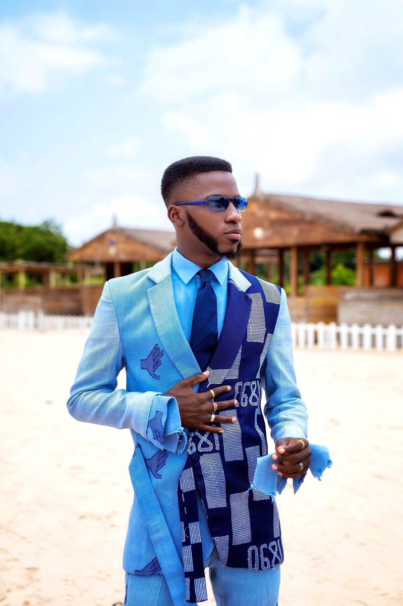 That was the defining moment!I made a promise to myself to do the ‘impossible’. There was no way I was letting either of them go. I decided to channel my passion for Art into the most practical thing, and for me, that was fashion. On that day, The Akin Faminu brand was born
