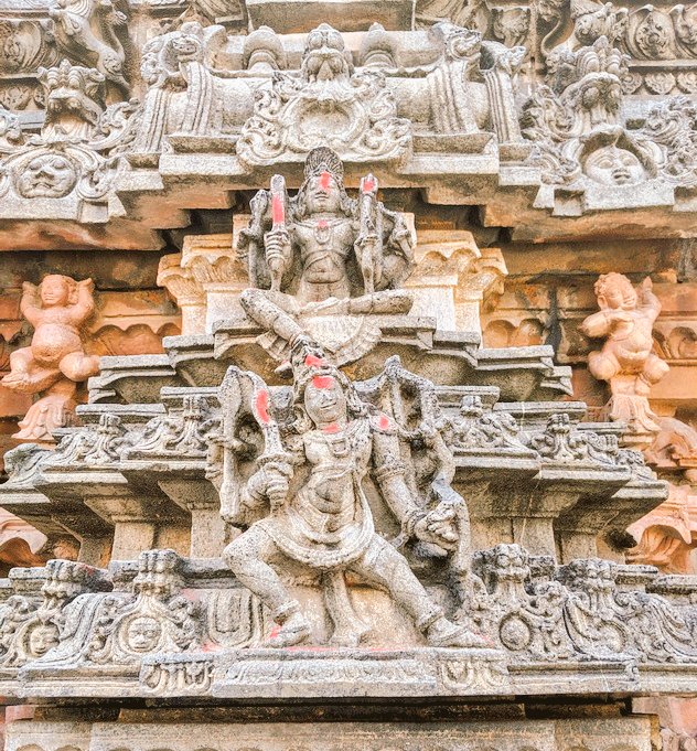 These Gopurams and carvings in the temple overall depict the various avatars of Lord Shiva (Kevalamurti, Dakshinamurti, Uma Maheshwaramurti, Natarajamurti,Ardhanarimurti and even the Haryadhra Murti)and his many life stories.Ramayana and Mahabharata is also depicted(5/5)