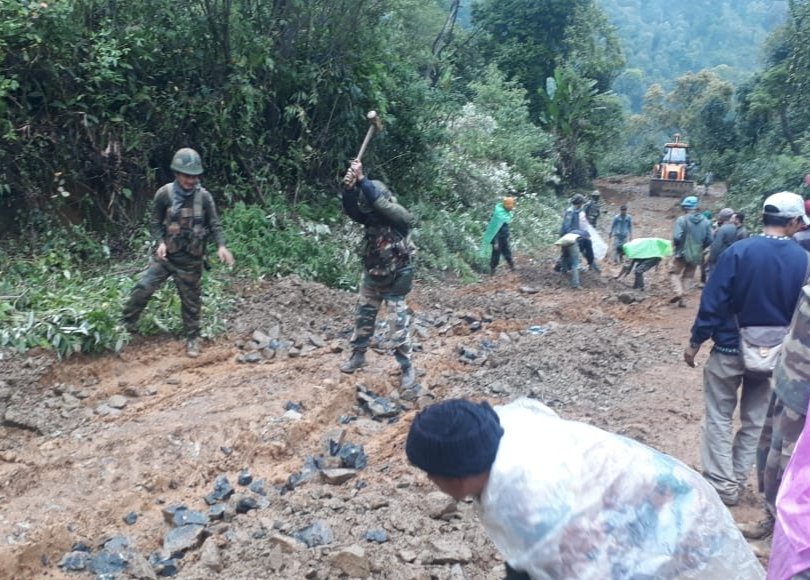 #Manipur | Troops of Assam Rifles at Shangshak along with locals of Mapum village restored the main road which was closed as a result of damage due to heavy rains.