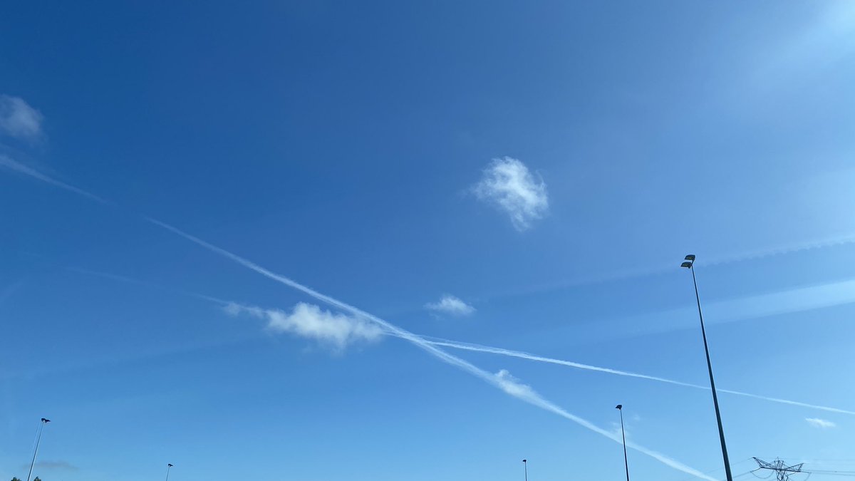 Het begint weer drukker te worden in de lucht! Toch best jammer...