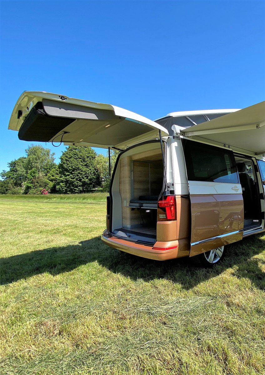 AutohausNIX's tweet photo. Grenzenlose Freiheit auf vier Rädern. Der neue Volkswagen California 6.1 mit Ocean Aufstelldach.
+ 2.0 TDI mit 146kW (199PS), Verbrauch kombiniert 7,3l/100km, CO2-Emissionen kombiniert 192g/km
Gerne beraten Wir Euch weiter ► https://t.co/26rHRUCTR5
#autonix #vwcalifornia https://t.co/0YHxTHzP4h
