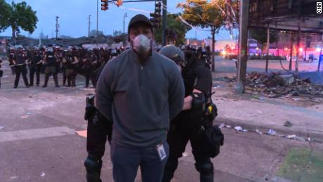 cnnbrk's tweet image. Minnesota police arrest a CNN team reporting on protests that raged through the night over the killing of George Floyd in Minneapolis 
cnn.it/2zF7moo