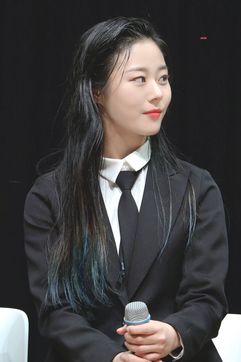 chaeringallery's tweet photo. ｡:°ஐ 200222 
this day >>>
cr stella

#채린 #체리블렛 #Chaerin #CherryBullet https://t.co/lfP6pWWyyL