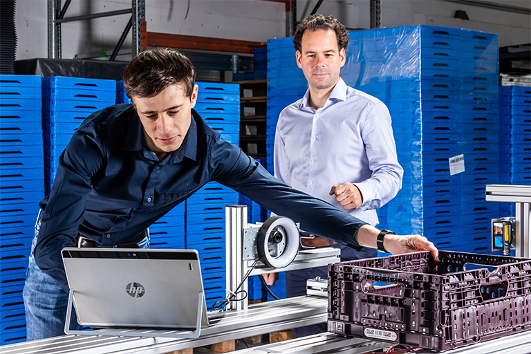 Seit heute ist wieder ein neuer Beitrag unserer Rubrik Erfolgsgeschichten online. Dieses Mal berichtet André Hecker über die Tätigkeiten im Rahmen seiner Masterarbeit bei WALTHER. Viel Spaß beim Lesen :)
faltbox.com/de/das-ist-wal…