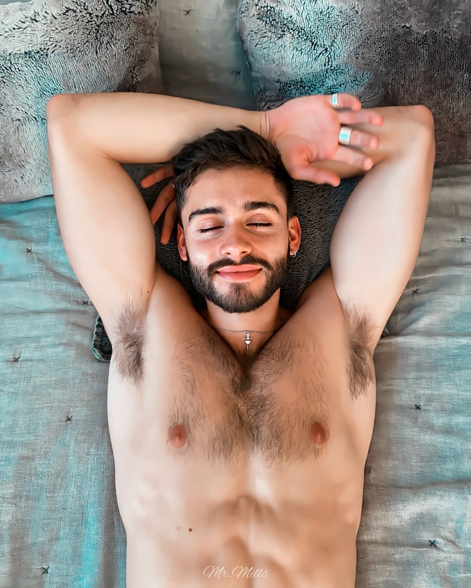 ethanmiIls's tweet photo. You took to me so well, hypnotic taking over me, make me feel like someone else, you got me talking in my sleep, I don't wanna come back down, I don't wanna touch the ground. https://t.co/faCBwUUUUW