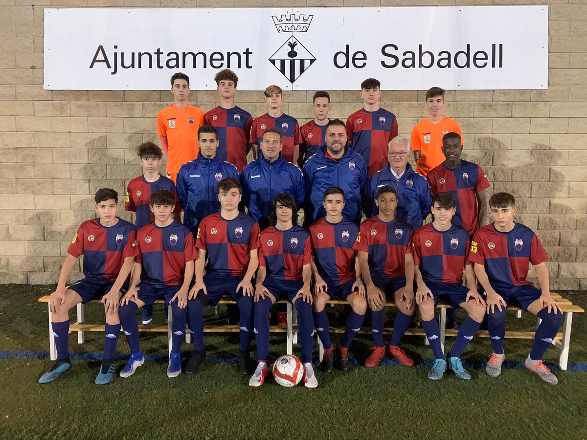 tomaspastorg's tweet photo. Bueno, después de la decisión de la fcf, el CB del @CEMercantil no asciende a preferente.
Queda Felicitar el esfuerzo de los jugadores y cuerpo técnico por lograr el objetivo. https://t.co/L9x8RlDmIU