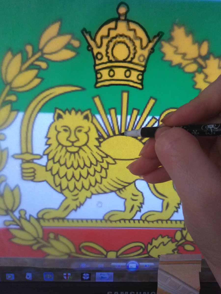 خودم درستش کردم.رو دسکتاپ کامپیوترعکس شیر وخورشید رو بزرگ کردم، یه کاغذکپی چسبوندم رو دسکتاپ وکپی کردم،با پارچه ساتن پرچم رو ساختم، با کاربن طرح رو روی پارچه سفید انداختم بامداد شمعی رنگ کردم، عالی نشداما قدم کوچکی بود برای
#هر_خانه_یک_پرچم_شیر_و_خورشید
#يك_پرچم_يك_ملت_يك_پادشاه