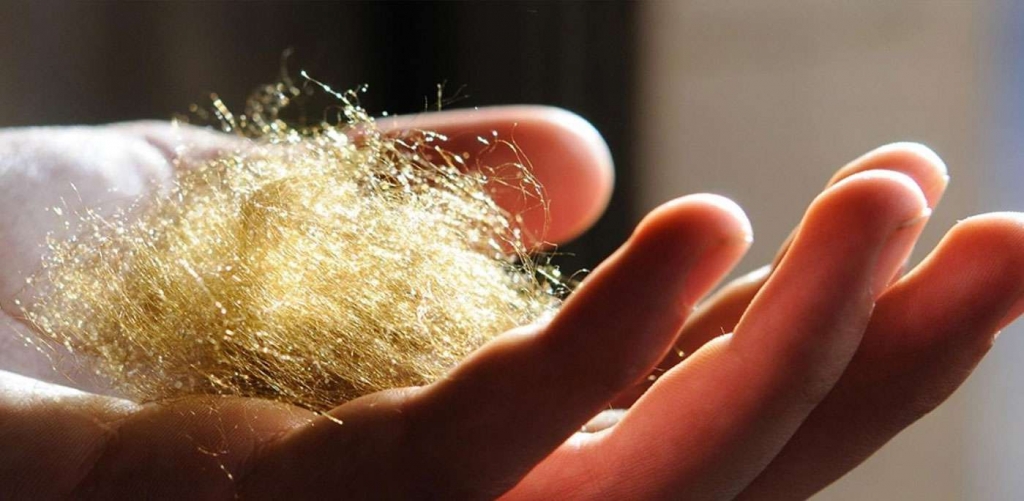 ThreadDesign's tweet image. She spins sea silk by the seashore - is.gd/4UuOmn