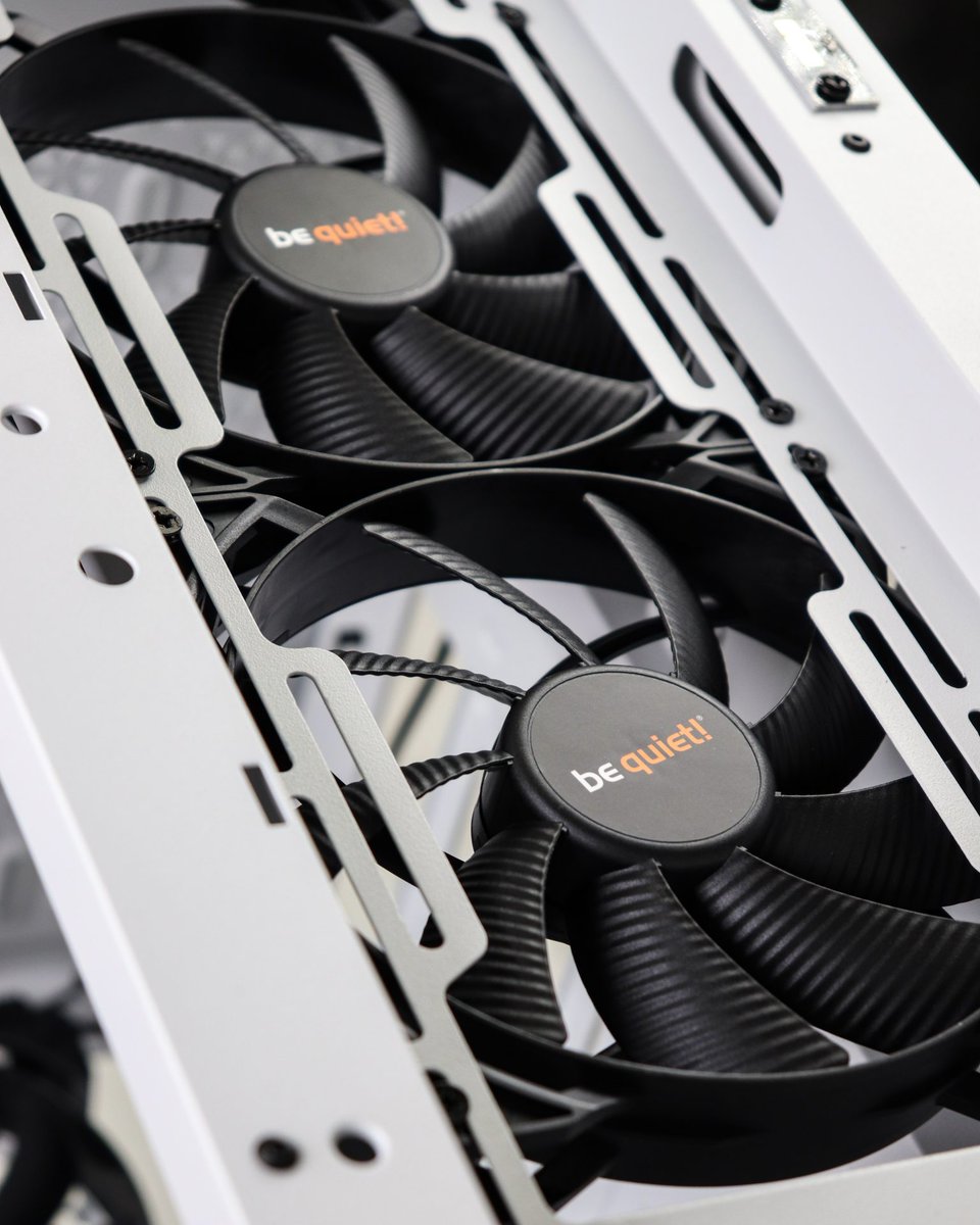 bequietofficial's tweet photo. Beautifully clean Pure Base 500DX build by Tech4Gaming!  ❤️

#bequiet #tech4gaming #PureBase500DX #custombuild https://t.co/M6mUyrQLRO