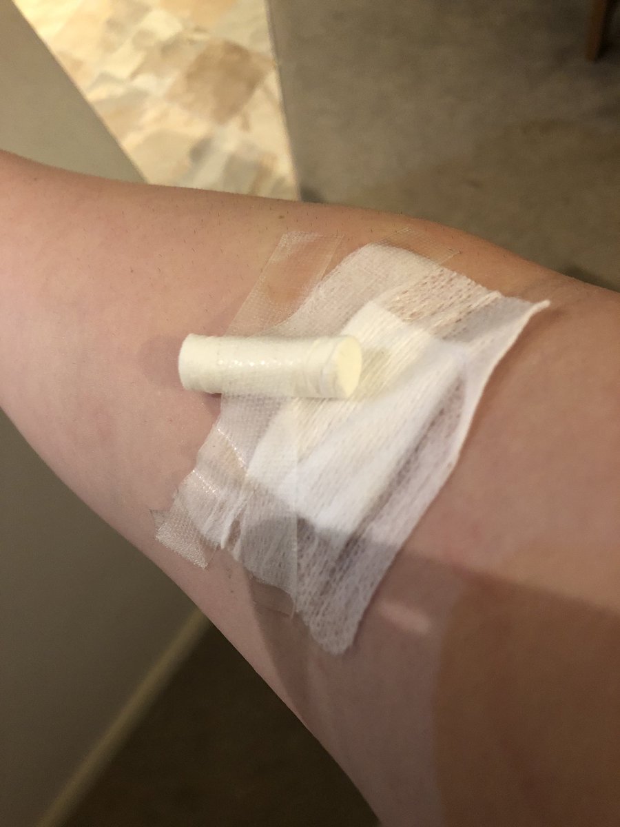 _Chantelle97_'s tweet photo. Was very impressed with the safety precautions that were in place when I went to donate my blood yesterday! Thank you @GiveBloodNHS. The staff were great and so positive as well! #donateblood #NHS 🩸 https://t.co/sMdHlmYngg