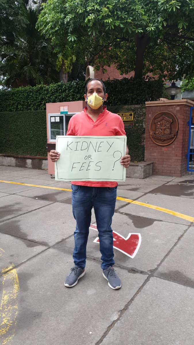 ChdParentsAssn's tweet image. Protest location: Saupin&apos;s School, Chandigarh

@KirronKherBJP @manuparida1 @ChandigarhAdmin 
Are you even listening? 
Do you really want the parents to sell anything, but pay fees to the closed schools?

#NoSchoolNoFee 
#UploadBalanceSheets
#WhereIsKirronKherMP