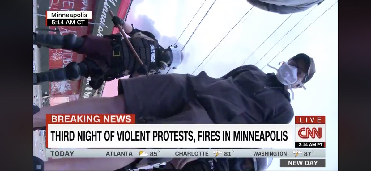 This is CNN cameraman Leonel Mendez being arrested by Minnesota state police moments after they arrested  @OmarJimenez FYI, in addition to being a journalist, Leonel is a US Army veteran