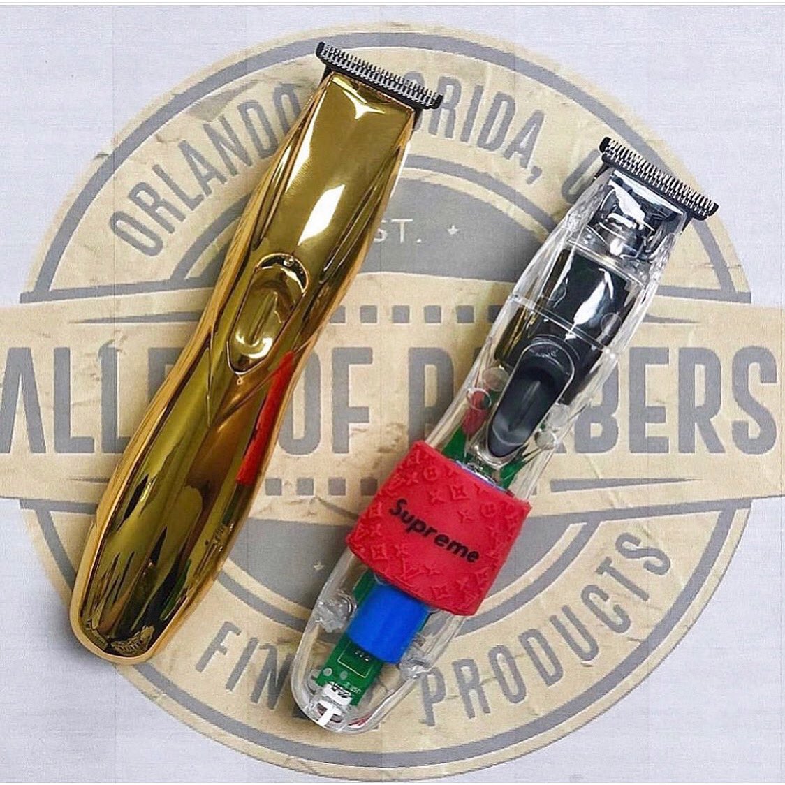 ClipperCustom's tweet image. ✨Andis SlimLine Pro Li✨
Dorada VS transparente ¿Cuál es tu preferida?🤔🔥
•¡Personaliza tus máquinas #Wahl y #Andis y dales un toque diferente!🔝🔝🔝
•¡Accesorios y herramientas para barberia!💈💈💈
🚚🌎 Envíos a toda Europa
⤵️¡Haz tu pedido aquí!⤵️
📲hairbeautyfactory.com