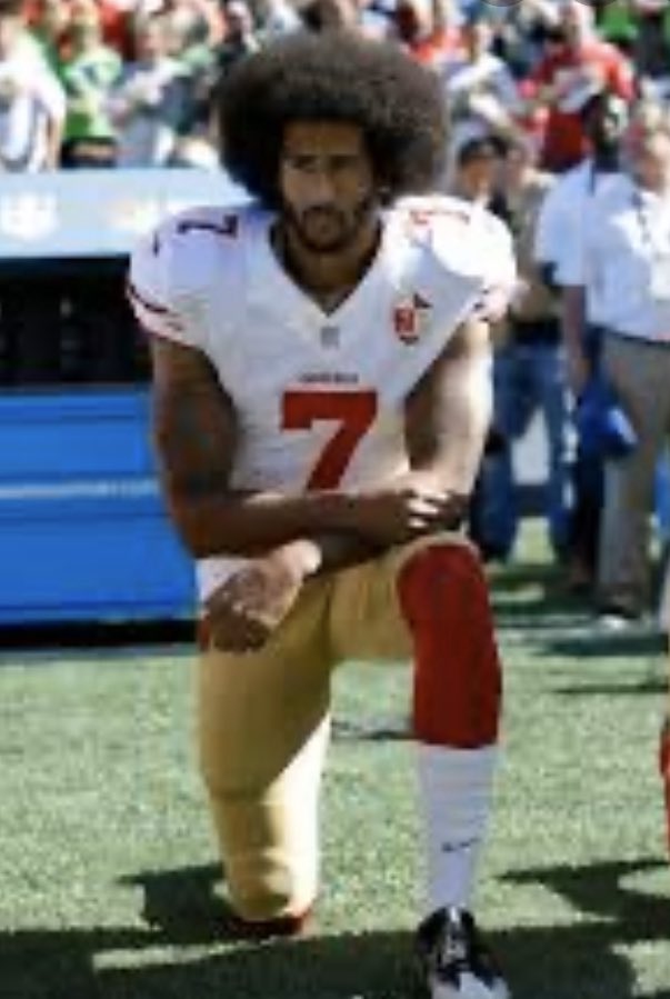 NY2BOS73's tweet photo. Donald Trump’s America:

Black man kneels
- Blame the black man for protesting injustice 

White man kneels
- Blame the black man for protesting injustice https://t.co/HrtsbO3YUT