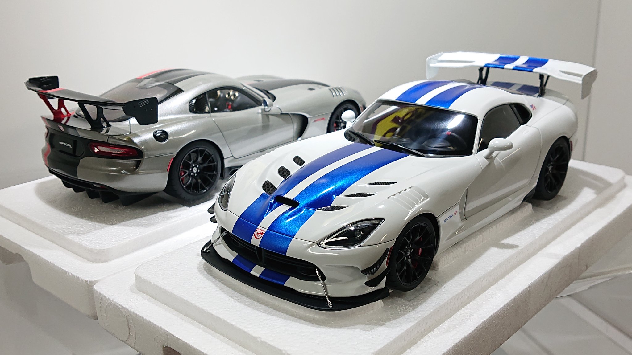 オートアート 1/18 dodge VIPER gtsr オートアート 1/18 ダッジ