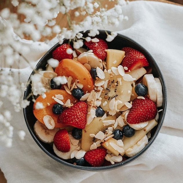 CassiaConcept's tweet photo. Make a colorful fruit platter such as this if you are not encouraged to eat fruits.
Fruits will help you boost your immune system this #COVID19 era.
Content :
Banana ๐
Plum๐
Kiwifruit๐ฅ
Blueberry๐
Strawberry๐
Photo credit : @blondie_lili
#cassiaconcept #delightbymo #fruits https://t.co/2tvSj1pIpm