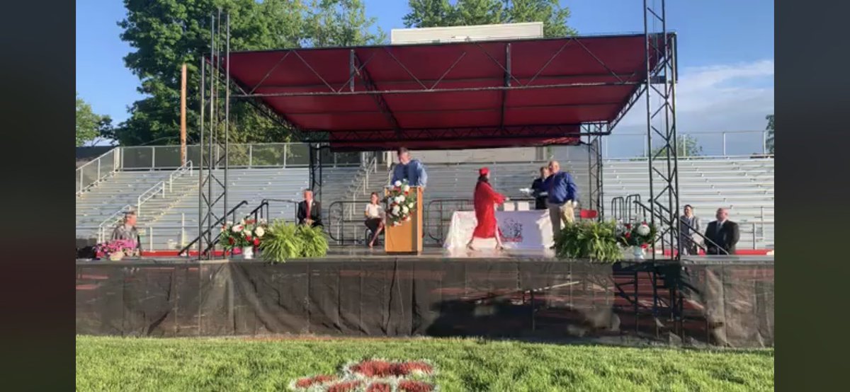 MrFlatter20's tweet photo. What a great commencement last night! It was a total team effort and while the road to get there was bumpy and uncertain the event was nothing short of spectacular. #southstrong #ClassOf2020 @TvsDen https://t.co/zE9ytNQBhU