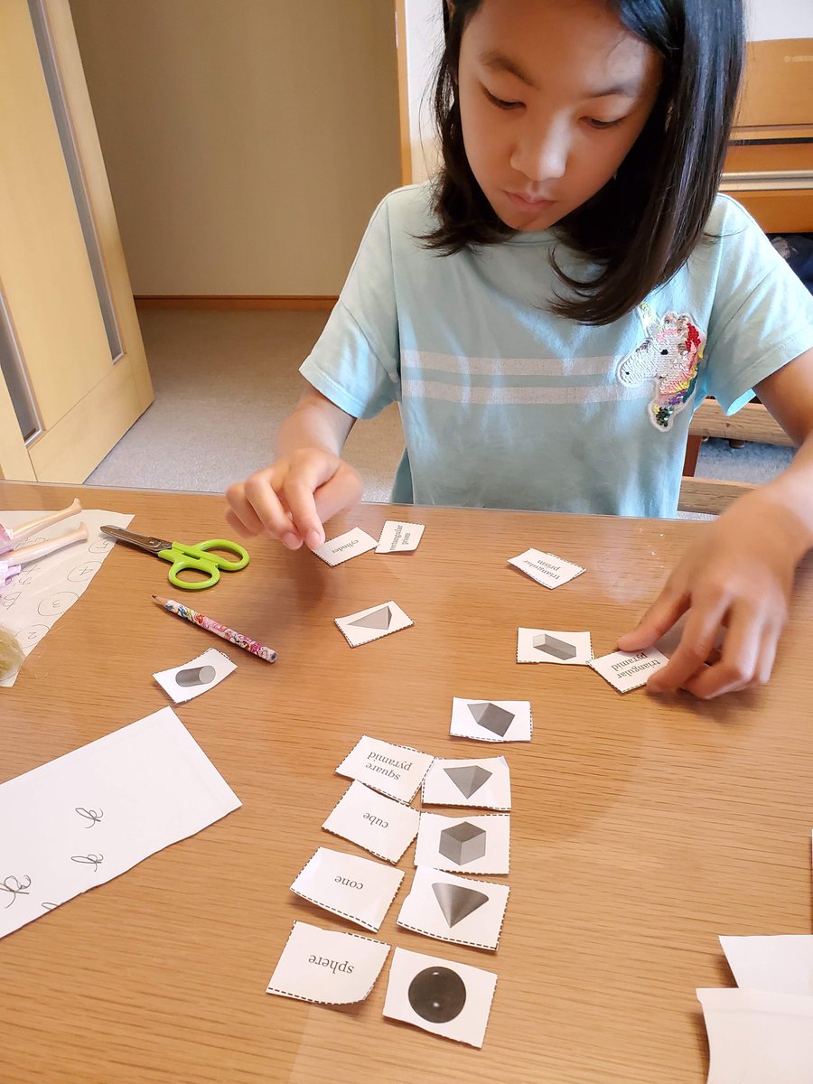 MSTokyoOak's tweet photo. Learning at home. Geometric solids are fun https://t.co/1ze0JqLWuU