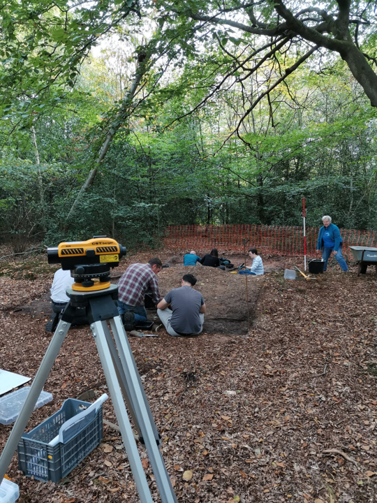  #PATC5 17/20 And the occassional excavation -  @CoLBBSC and BotP collaborated on a training excavation that saw over 80 volunteers learn how to dig and record