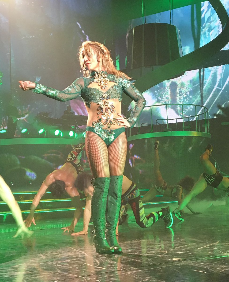 Kingspears On Twitter Britney Spears In Green