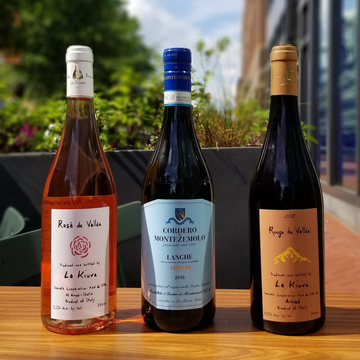 TheEasternDC's tweet image. Reservations for our patio are now live! Book tables for Fri., May 29th through Sun., May 31st, &amp;amp; also Wed., June 3rd. We will continue to be closed on Mondays &amp;amp; Tuesdays for now. To-go services are still fully operational.
Book now at easternwinebar.com