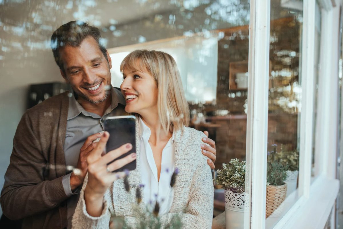 multiphone's tweet image. ¡Que nunca nos falte una buena conversación! La vida está hecha para disfrutarla y la mejor manera de hacerlo es hablando por teléfono, por eso te invitamos a descargar nuestra APP para conocer nuestros servicios de llamadas. 📲