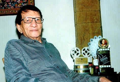  #RIP lyricist YOGESH GAUR passes away. Known for memorable songs in Anand, Mili, Chhoti Si Baat, Baton Baton Mein, Rajnigandha, Manzil.