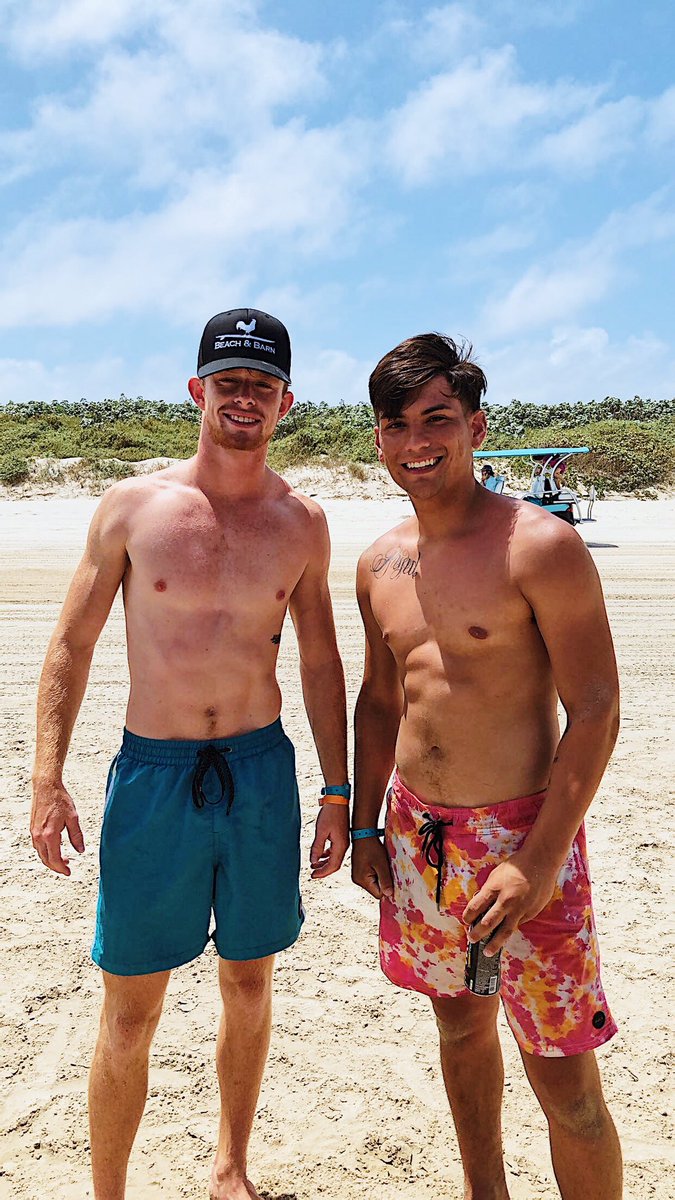 bryce_murphy4's tweet photo. 9 years later ... brothers for life🤞🏻 https://t.co/2H4bTZyX2E
