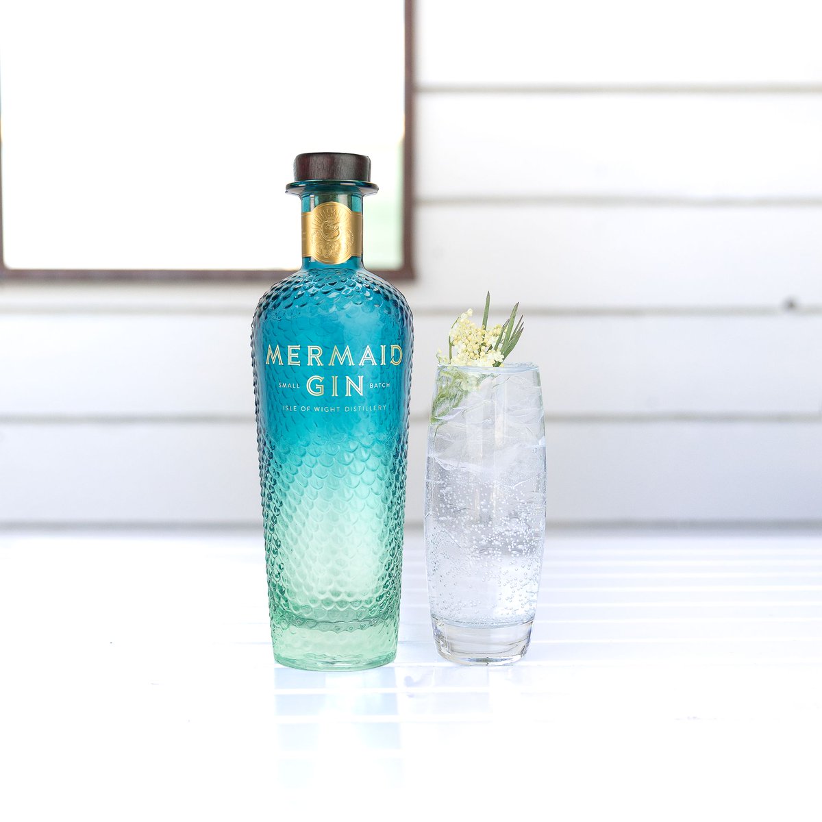 IOWDistillery (@iowdistillery) on Twitter photo Flora and fizz! Now the elderflower is blossoming, create your own cordial for a distinctly floral Elderflower Cooler.
Check out the full recipe on Instagram <a href="/iowdistillery/">IOWDistillery</a>
#cocktail #mermaidgin #foraging Flora and fizz! Now the elderflower is blossoming, create your own cordial for a distinctly floral Elderflower Cooler.
Check out the full recipe on Instagram <a href="/iowdistillery/">IOWDistillery</a>
#cocktail #mermaidgin #foraging