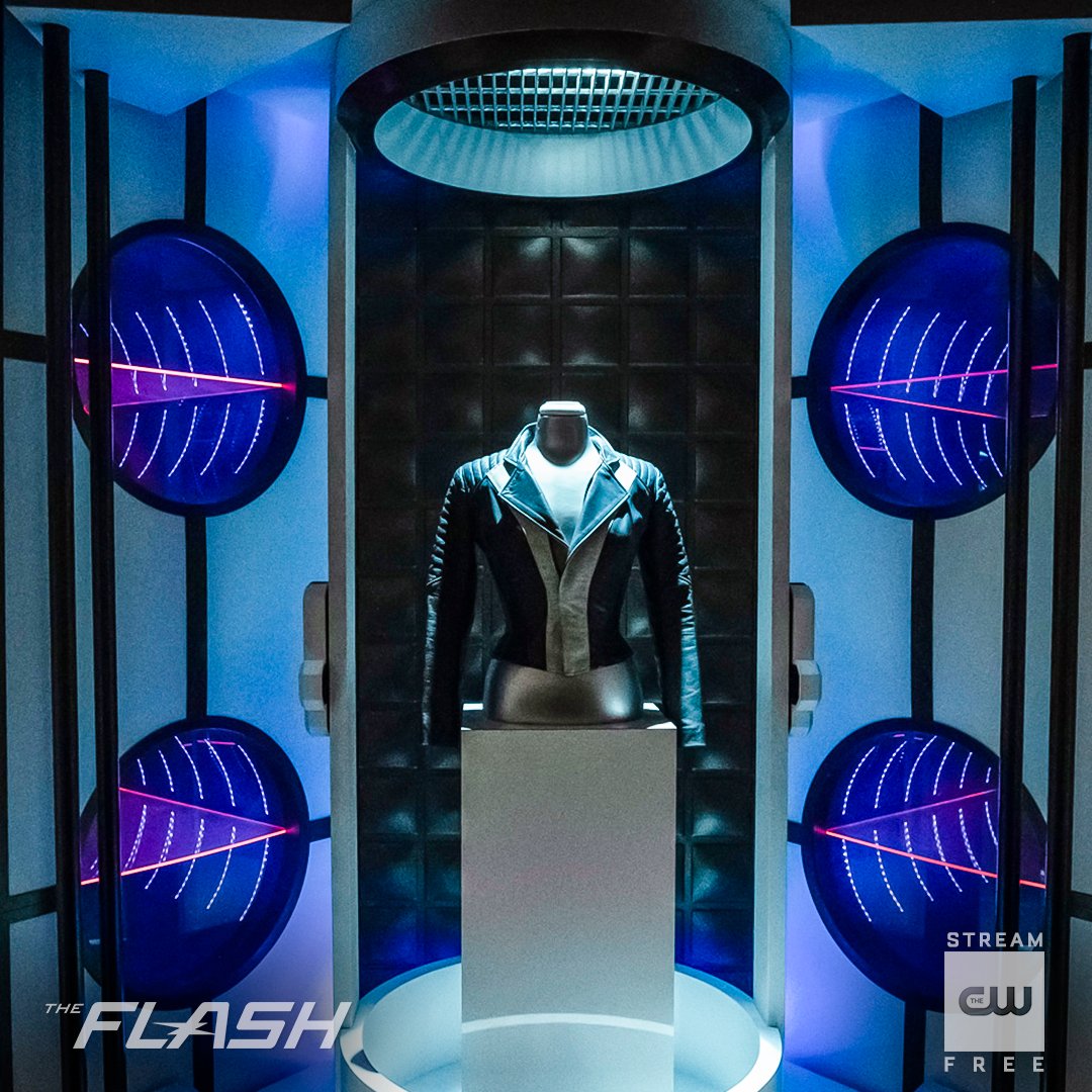 CW_TheFlash's tweet image. Nothing quite like a super suit. Stream free only on The CW: go.cwtv.com/streamFLAtw #TheFlash