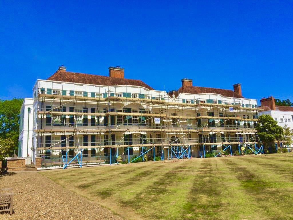 basescaffuk's tweet photo. Nashdom House getting a fully boarded scaffold for painting works.
#scaffold #scaffolding #NashdomHouse https://t.co/7865SzyKFz