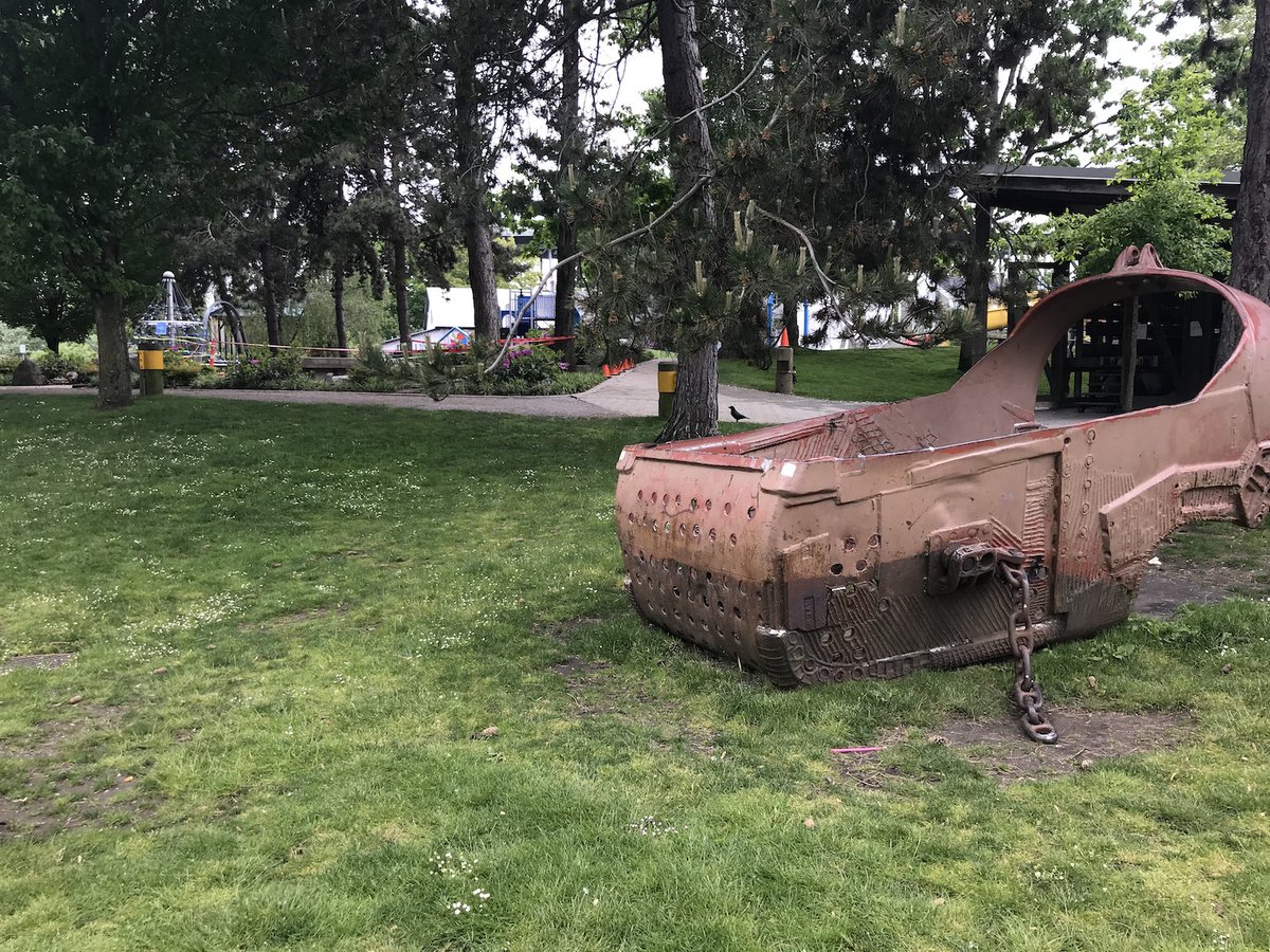 5. SUTCLIFFE PARK- Weirdly disjointed area directly south of Granville Island- Nice views, nice plants, but more a place to walk through than to sit down and enjoy- still confused what that old piece of mining equipment is
