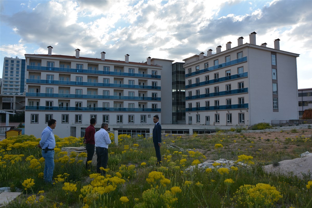 İl Müdürümüz <a href="/Muhsinozdemir50/">Muhsin ÖZDEMİR</a> ve değerli  hazirunumuz  Kozaklı ilçemizde bulunan Kapalı Spor Salonumuzda ve yapımı süren KYK yurdu inşaatında incelemelerde bulundu. 

<a href="/kasapoglu/">Dr. Mehmet Kasapoğlu</a>
<a href="/hamzayerlikaya/">Hamza Yerlikaya 🇹🇷</a>
<a href="/sinanaksu/">Sinan Aksu</a>
<a href="/ihsanselimb/">İhsan Selim Baydaş</a>
<a href="/mehbaykan/">Mehmet Baykan</a>
<a href="/kulmustafa77_ac/">Mustafa Açıkgöz</a>