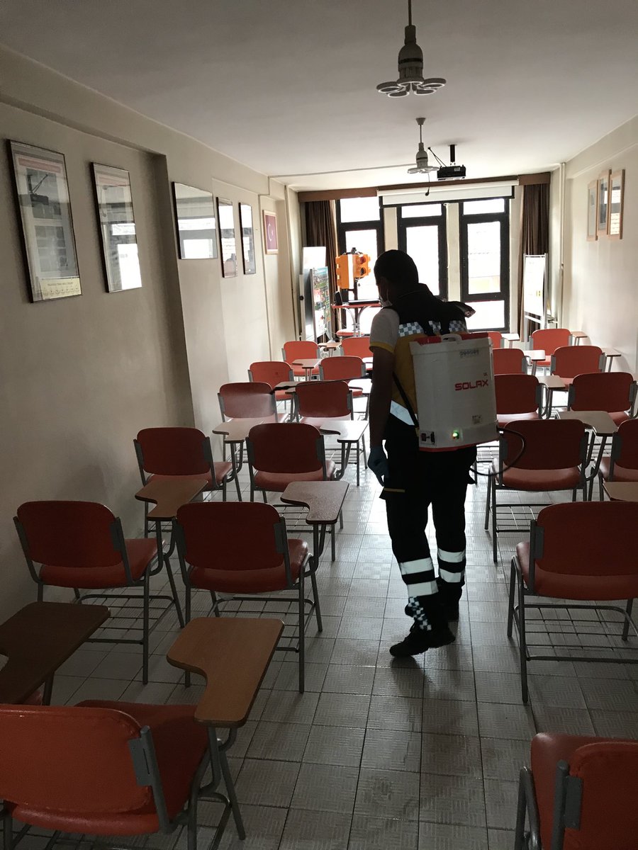 “Güvenli sürüş için doğru seçim” sloganıyla yola çıkan Sürücü Kursumuzun tüm bölümleri  ve eğitim araçlarımız dezenfekte edildi.Tüm hijyenik kurallar ve sosyal mesafeye uyarak 01 Hazirana hazırız.Sizleri de kursumuzun eğitim ayrıcalıklarından yararlanmak için bekliyoruz.