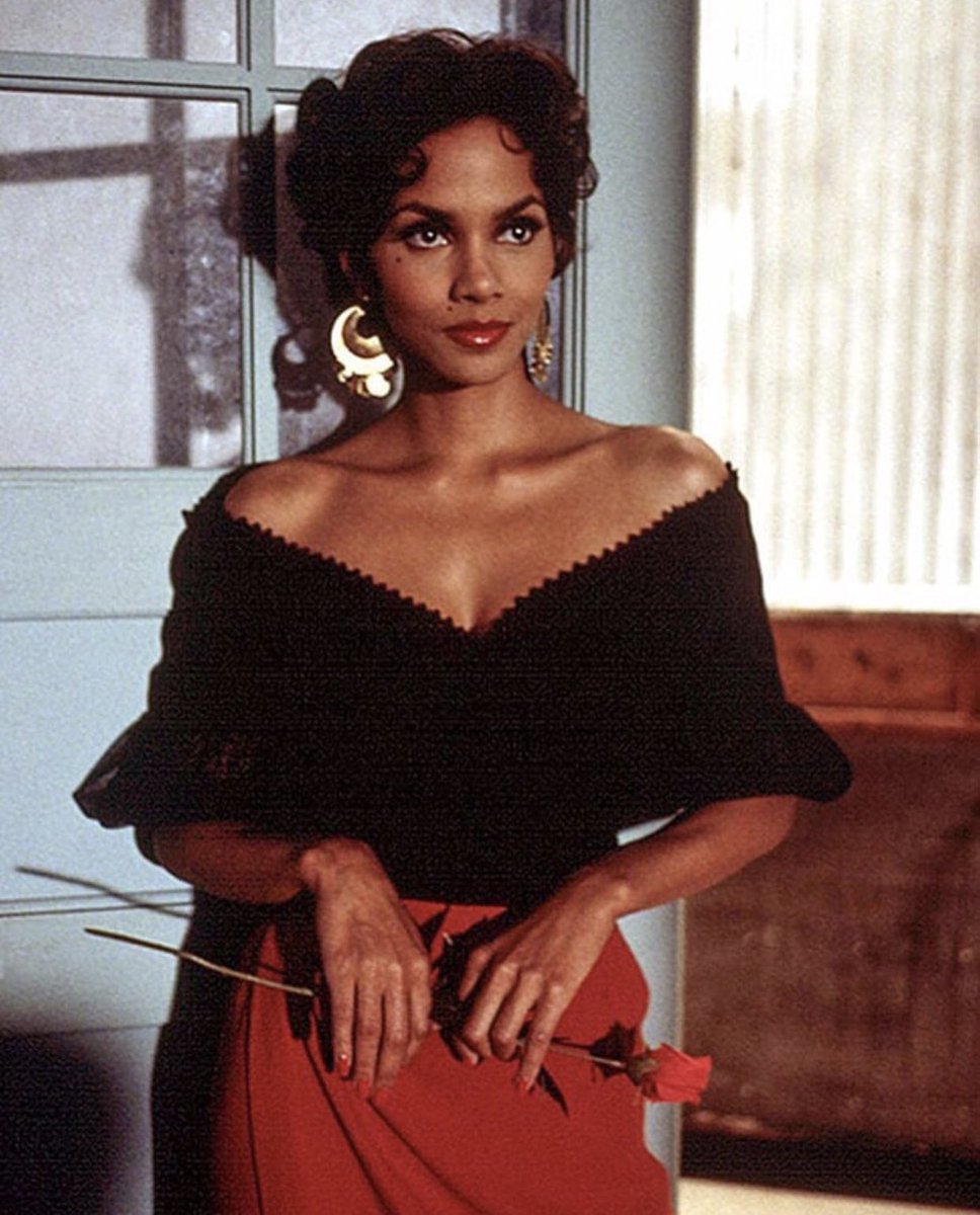 (from here on i'll be using pictures because all the trailers are in 240 or 360p). Introducing Dorothy Dandridge, the story of the first black woman to be nominated for the academy award for best actress and the barriers she broke in order to achieve success.