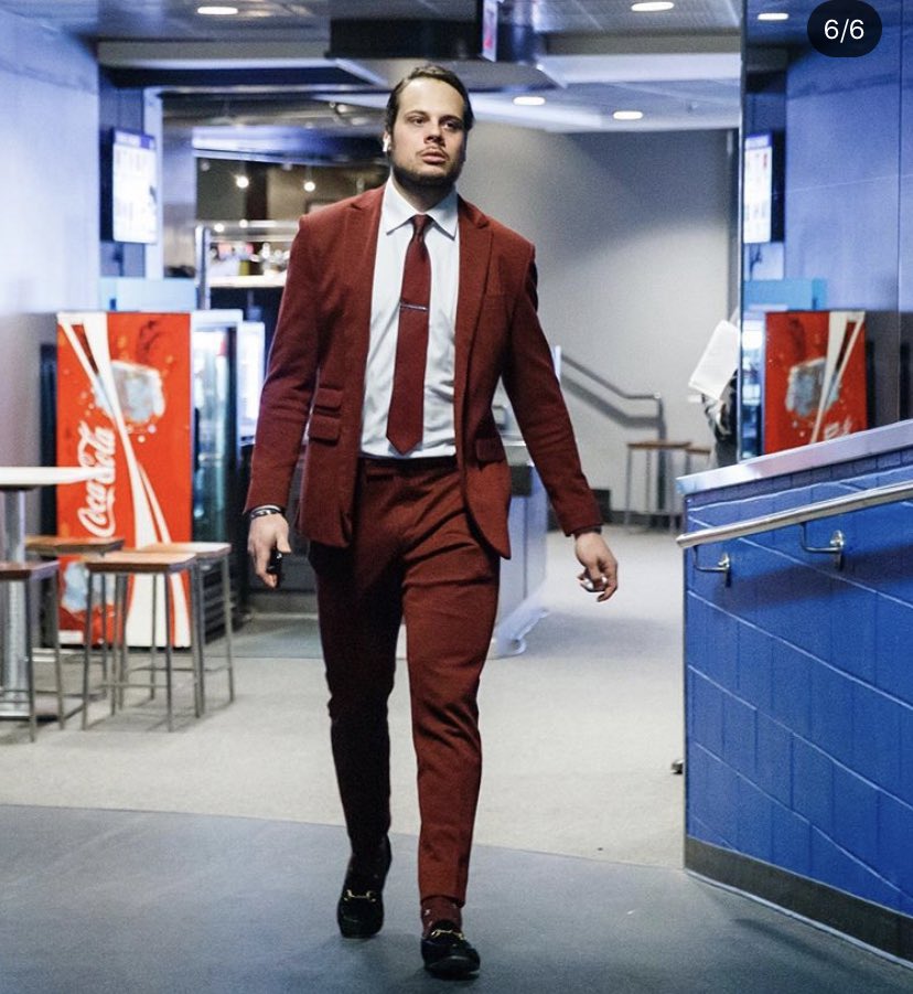 Thread by @nhlpstrnk, proof that david pastrnak is better dressed