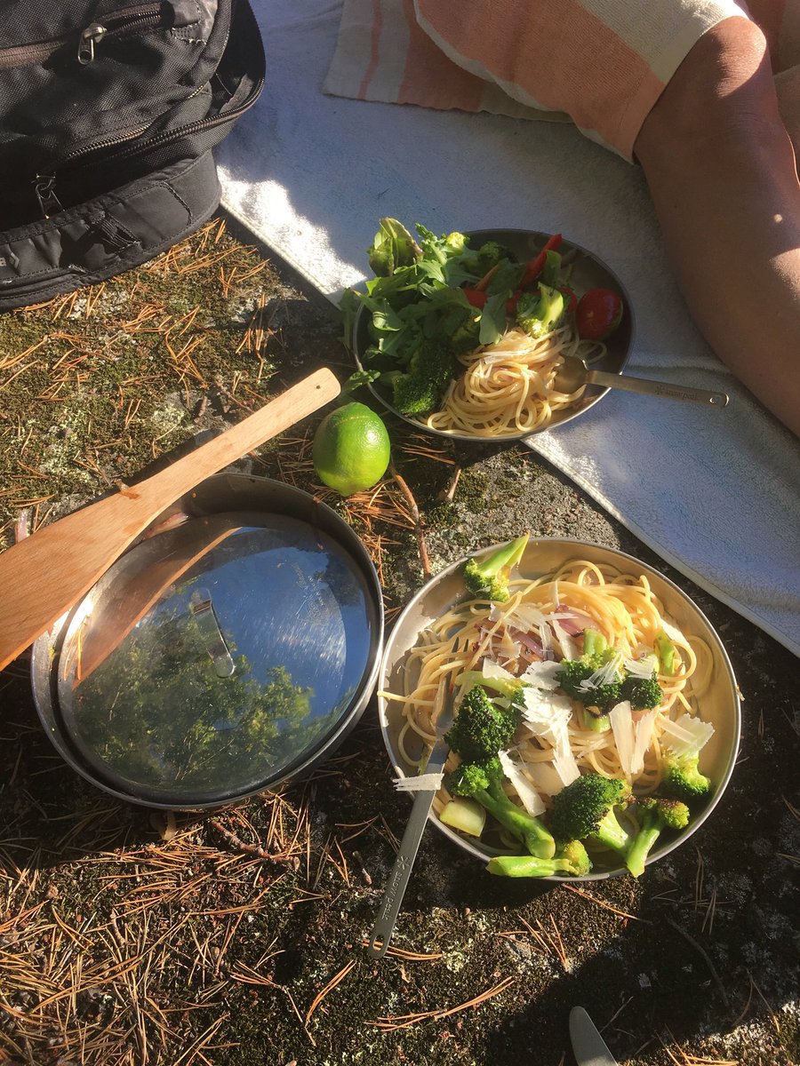 joekentorp's tweet photo. @msrgear Spaghetti with garlic, peperoncino, broccoli and red onions. https://t.co/7B7yHoSe1t