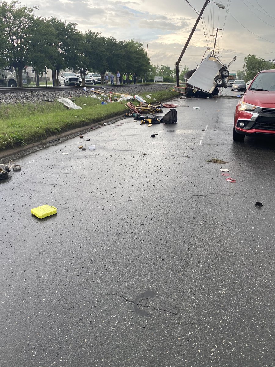 britdawg89's tweet photo. @charlottefire on the scene with the quickness after this accident outside my office. Proud to know I’m safe here daily and how fast they can get here when they’re needed. https://t.co/8B26aPrxuR