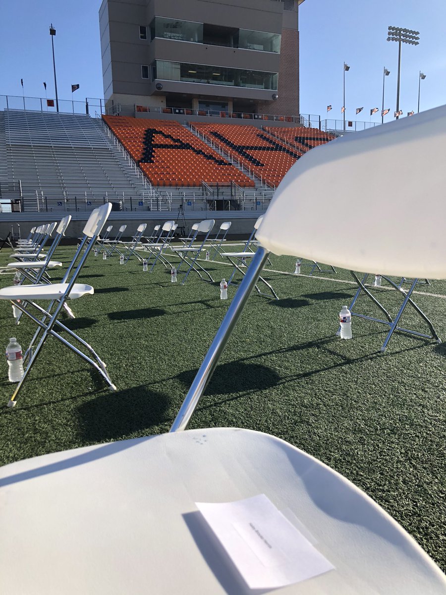 GoPokes4's tweet image. Here we go @haleyherrin22! The day is here. So proud of you! 🧡

#AledoClassof2020