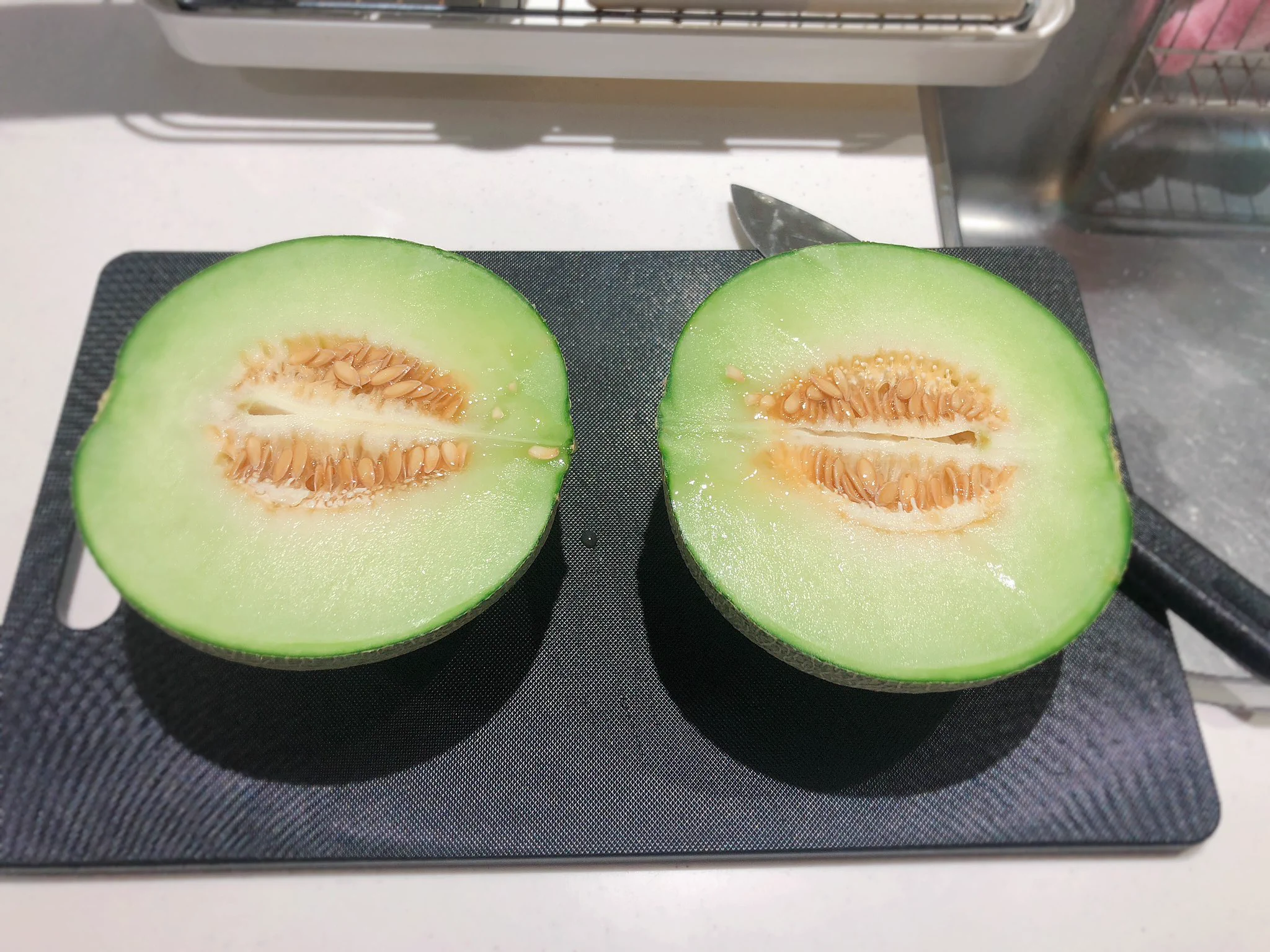 なんと贅沢な大人のメロンソーダ！子どもは真似しちゃいけません！